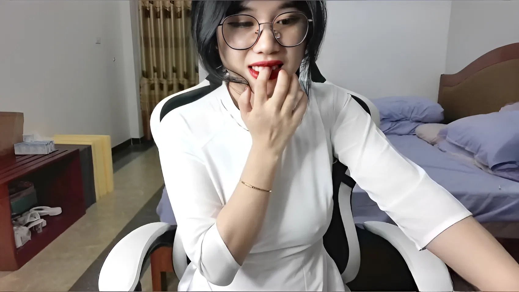 Anna Bear's lustful brother is on air....