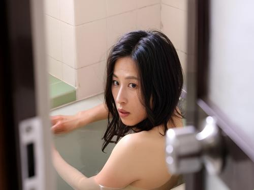 Bí mật của vợ dâm và tên chồng cũ