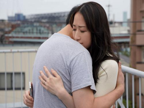 Mẹ kế buồn vì bố ngoại tình và cái kết với cậu con trai